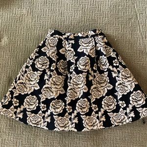 Akira black/gold skirt - size L